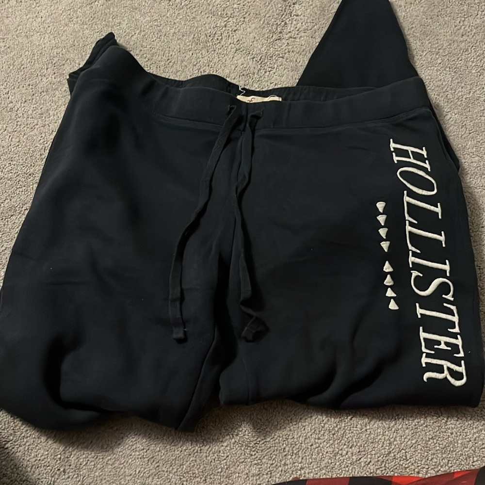 Hollister sweats